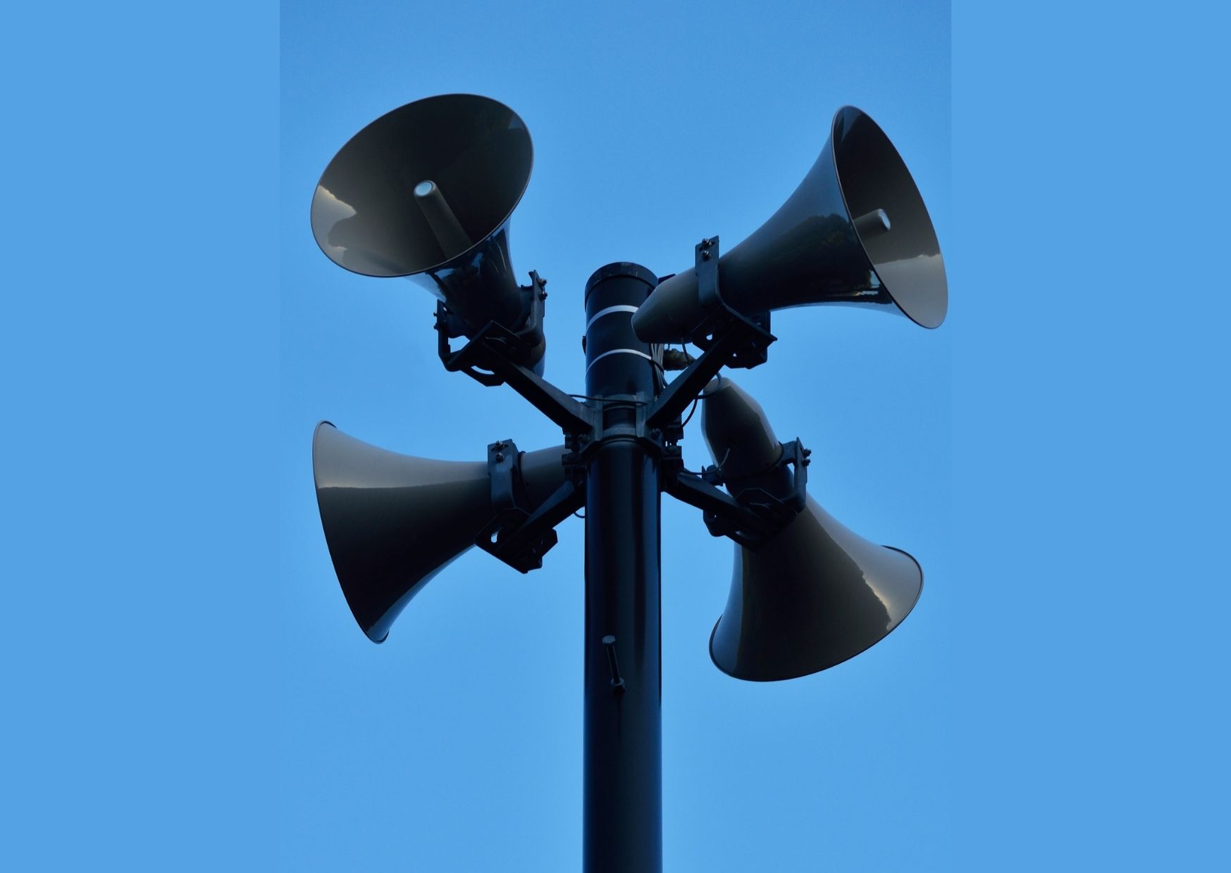 Test syren alarmowych w 23 Bazie Lotnictwa Taktycznego - 27 listopada 2025 r.